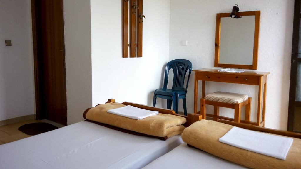 Gorgona Rooms Alikí Exteriér fotografie
